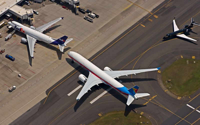 Aviões e aeroportos