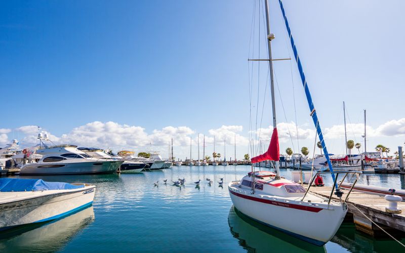 Barcos e embarcações
